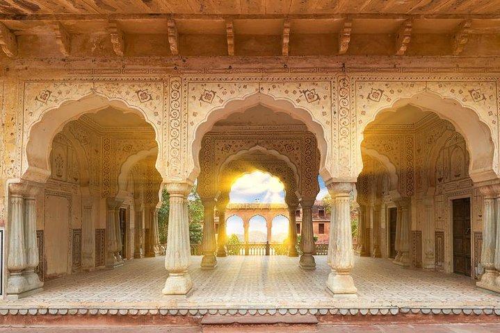 Private Jaipur Half-Day Tour with Expert Guide – City Highlights