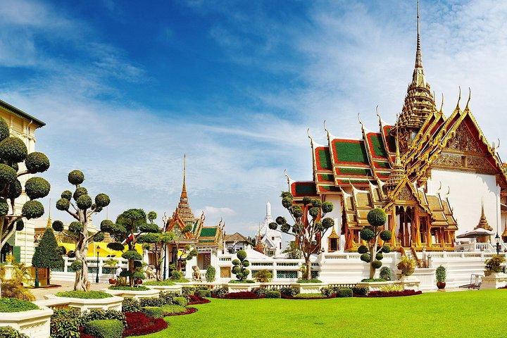 All Bangkok Landmarks Tour- GrandPalace WatTraimit WatPho WatArun