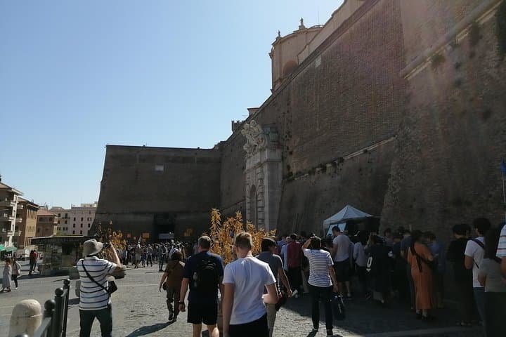 Vatican city private tour with museum,sistine chapel& st Peter VIP no line entry