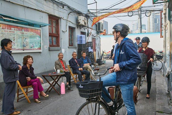 Half-Day Bike Tour of Shanghai Old Town with Food Tasting