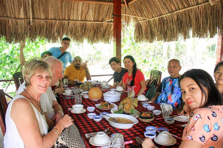 Mekong Delta Small Group Tour with Vinh Trang Pagoda (Max 10)