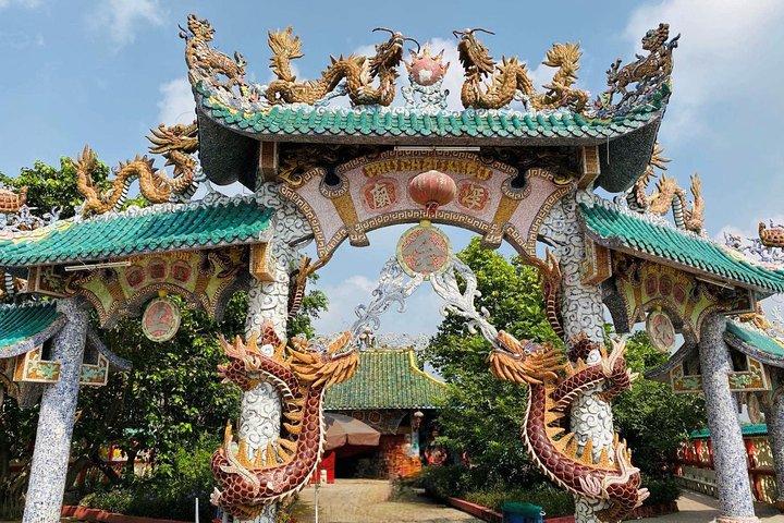 Private Speedboat Tour to Saigon’s Hidden Dragon Floating Temple