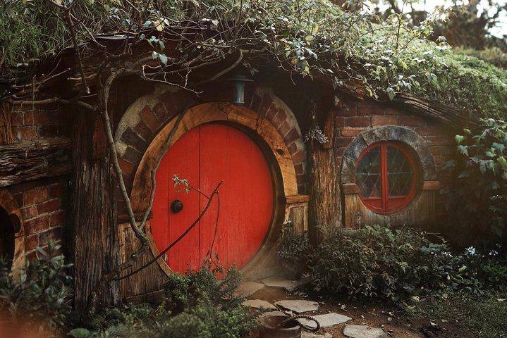 Hobbiton Lord Of Rings Movie Set tour Private Driver