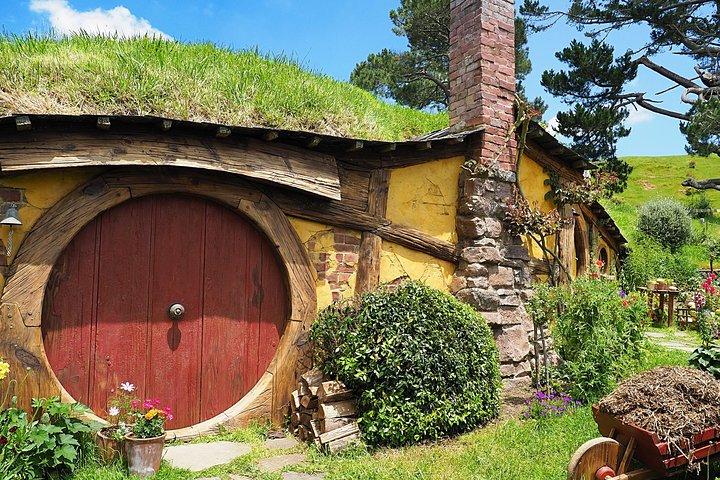 Hobbiton Lord Of Rings Movie Set tour Private Driver