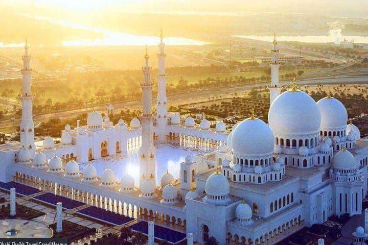4X4 Private Abu Dhabi City Tour with Abu Dhabi Evening Desert Safari From Dubai