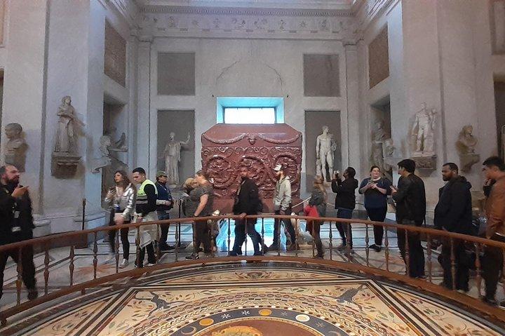 Exclusive Guided tour : Vatican Museum,Sistine Chapel & Basilica