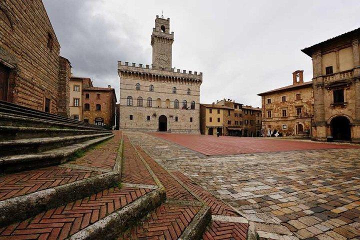 Private Tour: Medieval Val d'Orcia by Minivan from Florence