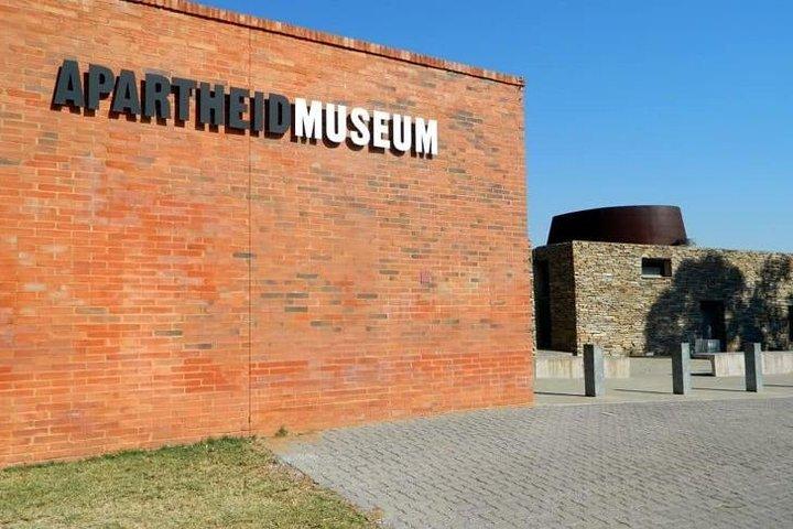 Soweto Township Cultural Tour incl Apartheid Museum and Nelson Mandela House