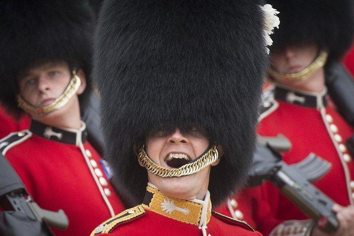London Changing of the Guard & Royal Family Private Walking Tour