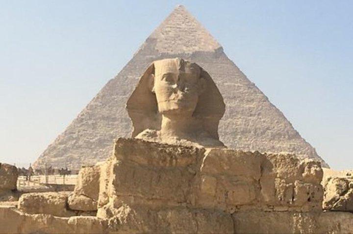 Guided Tour to Giza pyramids Sphinx and Egyptian museum