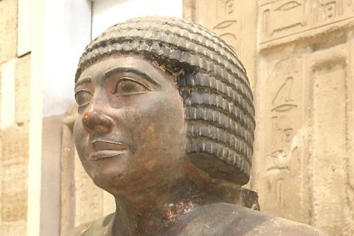 Guided Tour to Giza pyramids Sphinx and Egyptian museum