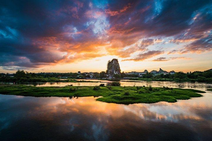 Guilin City Essence Day Tour: Reed Flute Cave, Elephant Trunk Hill and Fubo Hill