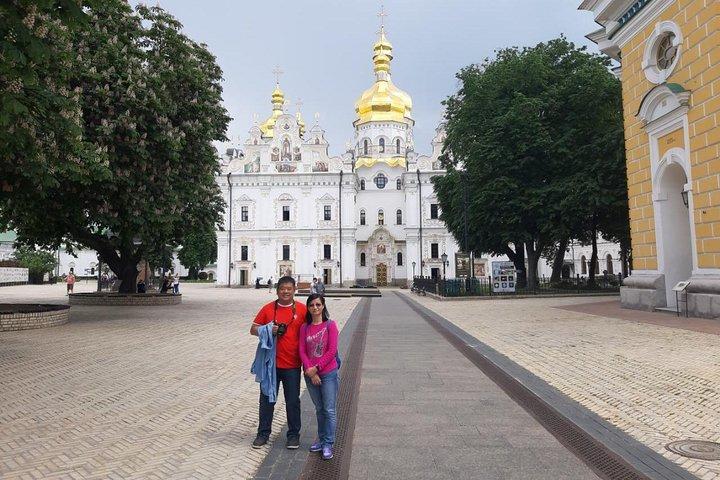 Customized Full-Day Tour of Kiev by Luxury Vehicle