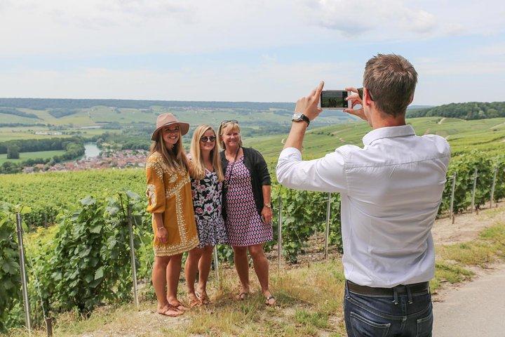 Small Group - Full Day Champagne Tour 3 Small Champagne Growers