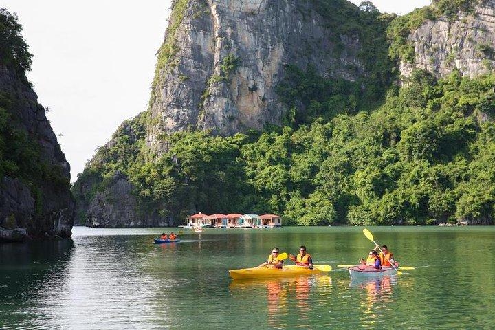 Lan Ha-Halong Bay Cruise 1 Day: Kayaking, Lunch, Avoid the crowds