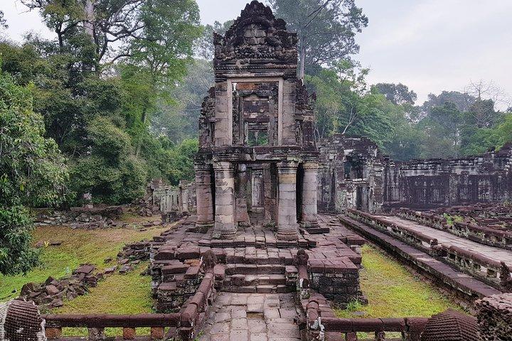 2 days private tour: Angkor sunrise, Banteay Srei, Kulen mountain, Beng Mealea