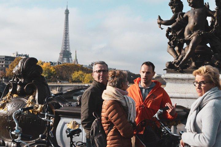 Paris: Secrets Tour on a Dutch Bike