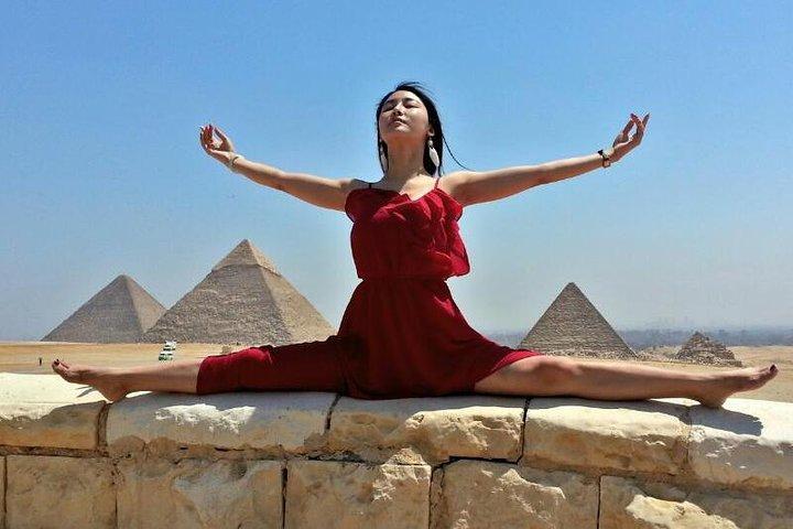 Guided pyramids tour to Giza pyramids and Dahshur including transportation