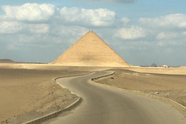 Guided pyramids tour to Giza pyramids and Dahshur including transportation