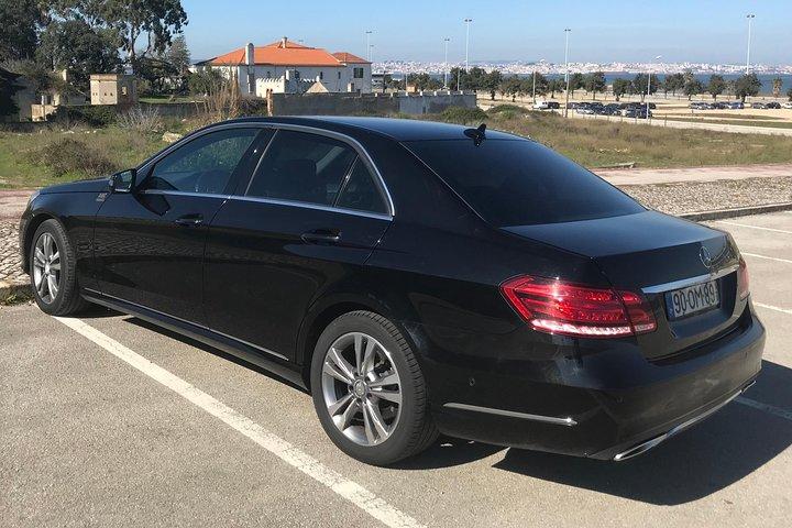 Private Transfer To or From Porto - Stops: Óbidos, Nazaré, Aveiro