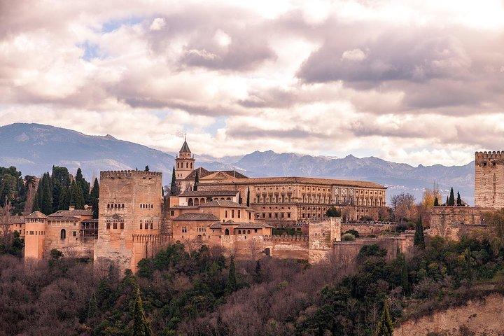 Alhambra and Generalife Tour