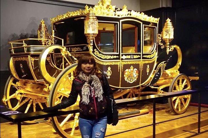 Royal London Grand Tour with Chauffeur and Guide