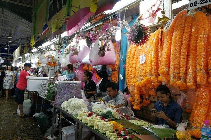 Private - Bangkok EV-TUKTUK Tour by Night incl. snack & drink