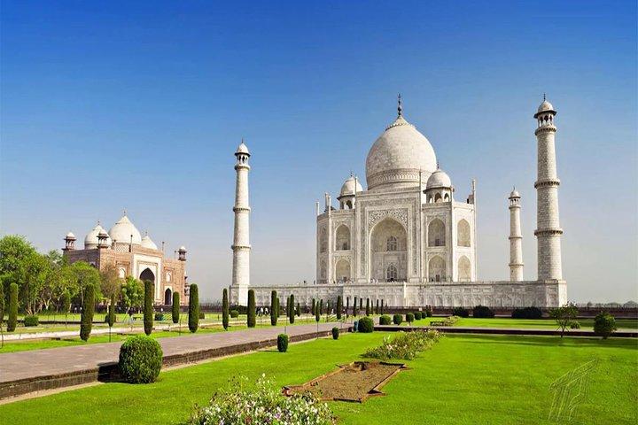 Taj Mahal and Agra Same Day return Trip from Jaipur