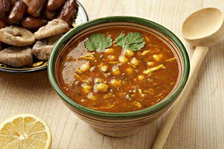 Food Tour: Tasting of local cuisine and Henna tattooing
