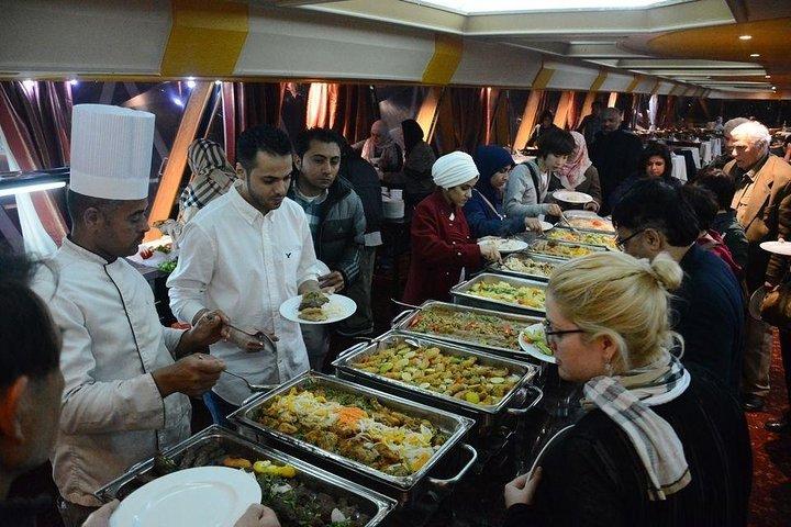 Cairo: Dinner Cruise on the Nile River with Entertainment