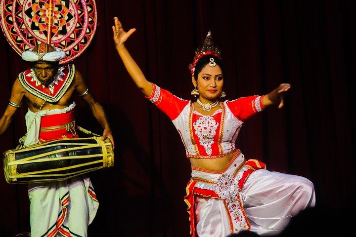 Kandy Day Tour from Colombo or Negombo by Private Car or Van with Driver