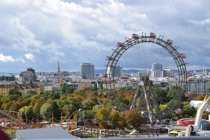 Private Transfer from Budapest to Vienna with 2h of Sightseeing