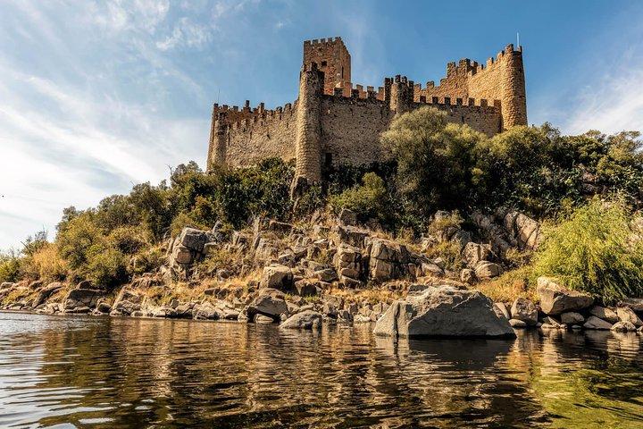 Tour Between Lisbon - Porto or Porto-Lisbon with several stops