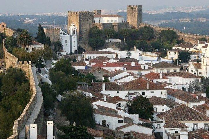 Tour Between Lisbon - Porto or Porto-Lisbon with several stops