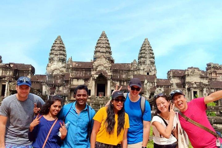 Local French Speaking Guide Angkor Wat Small-Group Tour