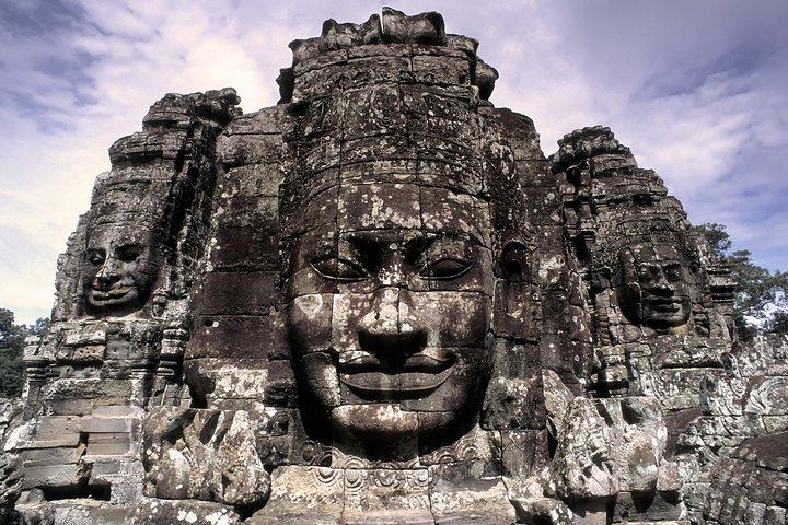 Local French Speaking Guide Angkor Wat Small-Group Tour