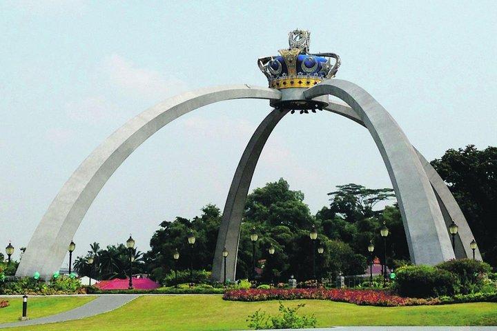 Private Tour: Sightseeing Daytrip to Johor Bahru from Singapore