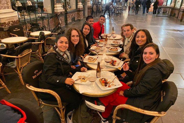 Brussels Chocolate Beer Waffle and Belgian Whiskey All-in-One (Small Group) Tour