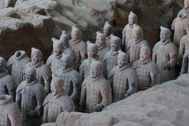 Morning Tour to Terracotta Warriors Museum with Lunch