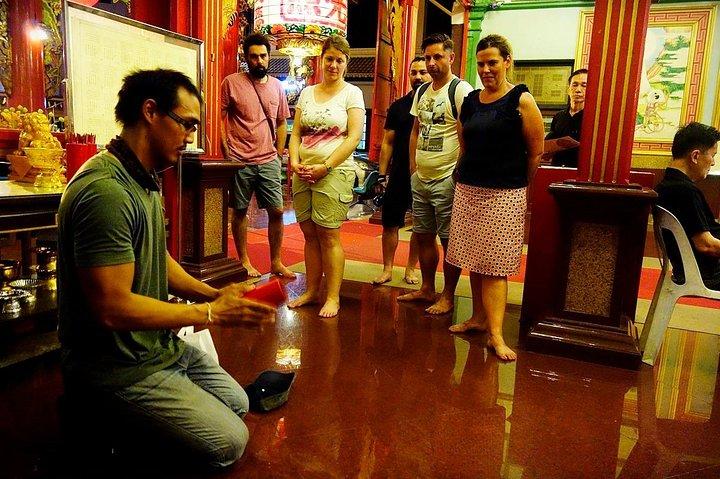 PRIVATE - STEET FOOD TOUR CHINA TOWN incl. food and drinks
