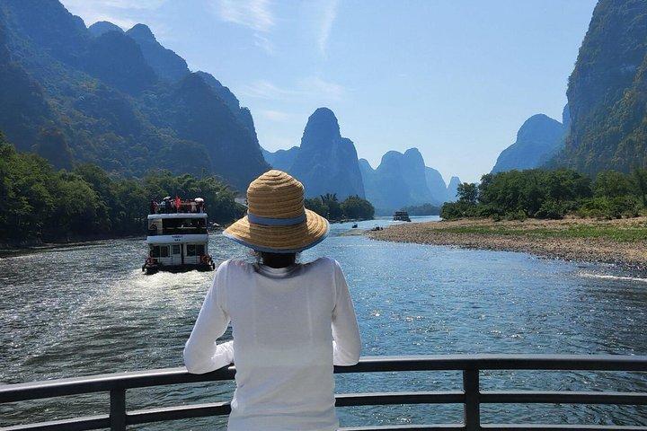 Full-Day Guilin Li-River Cruise with 4 star boat and Four Lake Night Cruise Tour