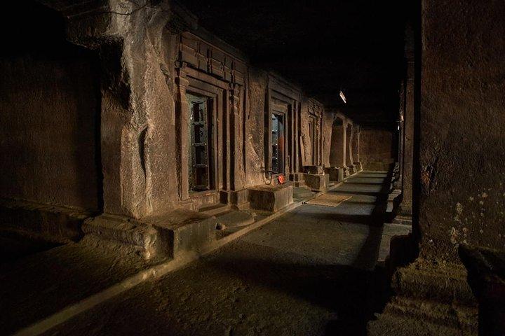 Pune: 7-hours full day heritage & cultural day tour with a local