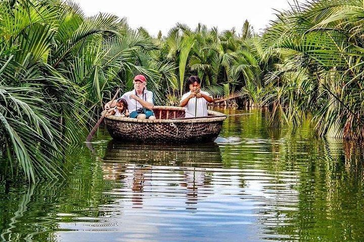 Hoi An Basket Boat Tour ( basket boat, visit water coconut forest, fishing crab)