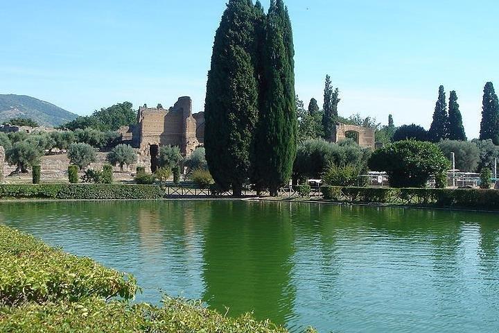Tivoli Gardens and Hadrian's Villa full day guided tour
