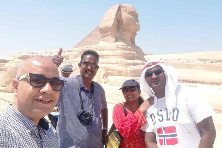 Pyramids of Giza, Sakkara & Memphis: Private Tour with Lunch
