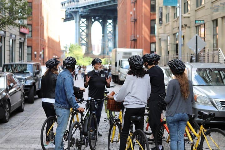 Brooklyn Bridge and Waterfront 2-hour Guided Bike Tour