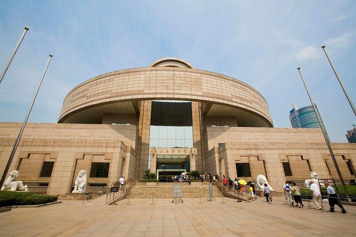 Private Tour with the Bund, Shanghai Museum, Circus World, Nanjing Road and More