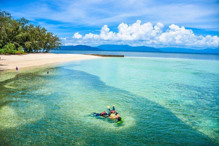 Green Island Full Day Trip from Cairns with City Transfers