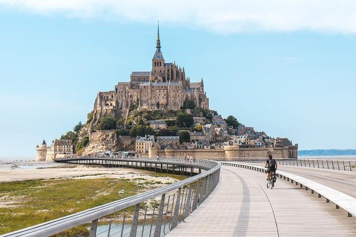 Private 12-hour round transfer to abbey of Mont Saint Michel Normandy from Paris