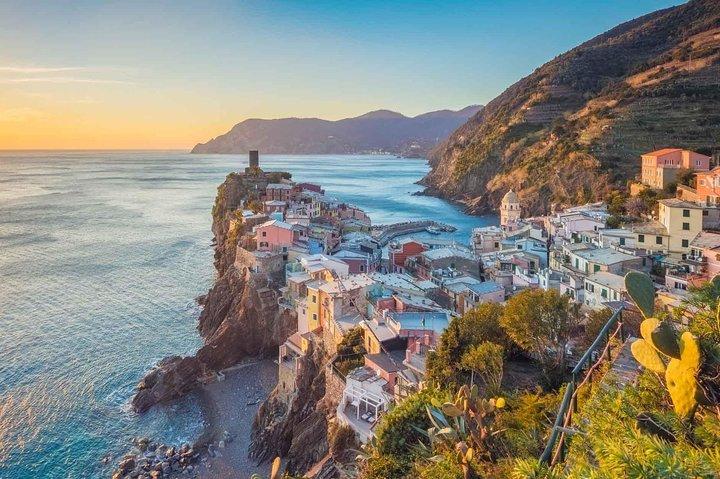 Private trip to Cinque Terre from Florence (10 h)